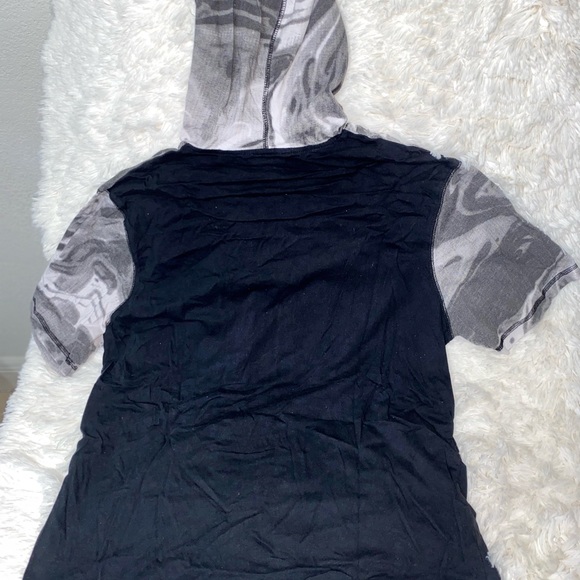 Drip Pullover with hat Distortion - Picture 2 of 3